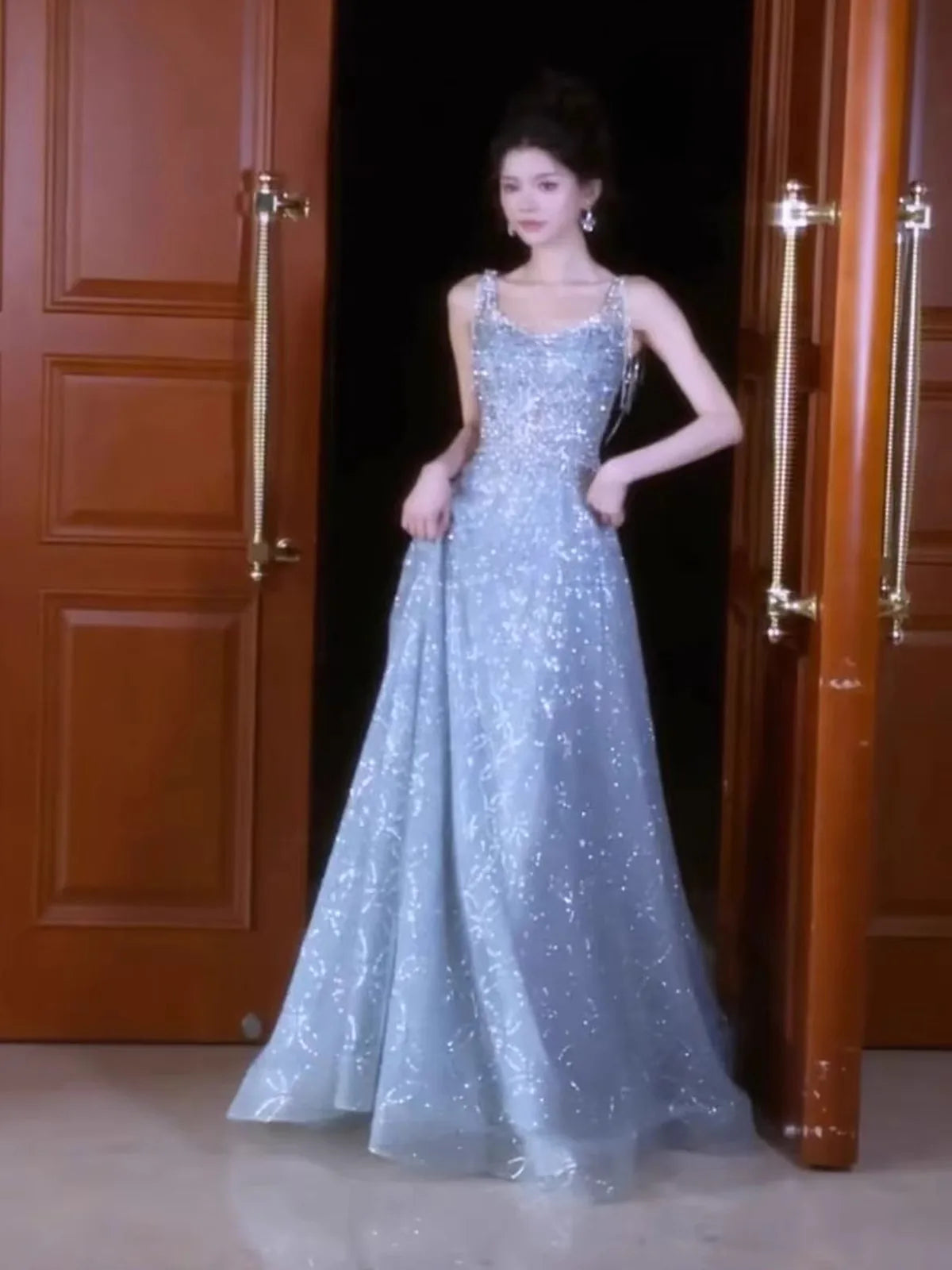 Stunning Bridal Gown Women's Fashion Evening Dress Graduation Engagement Party Heavy Embroidery Beautiful Elegant New Bride D...