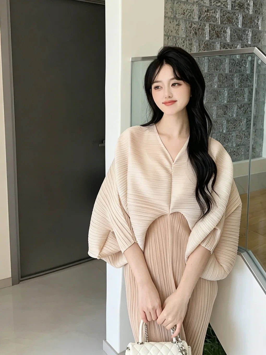 New Women's Dress - Summer Style, Elegant, Fashionable, Loose-fitting, Batwing Sleeve, V-neck, Long Pleated Dress