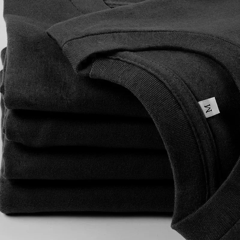 New short-sleeved T-shirt made of 100% pure cotton, suitable for both men and women. It is a summer style, loose and casual.