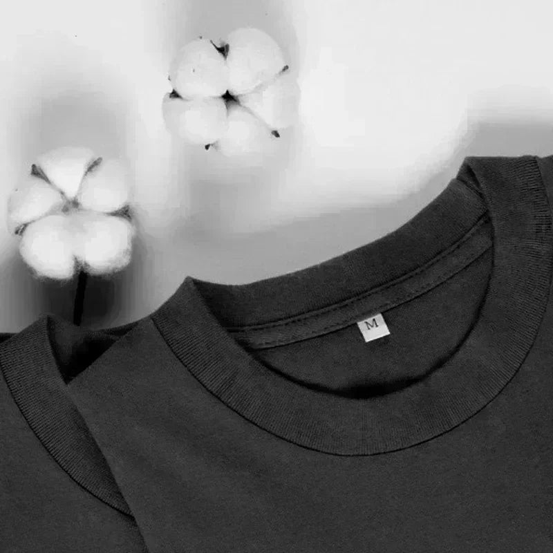New short-sleeved T-shirt made of 100% pure cotton, suitable for both men and women. It is a summer style, loose and casual.